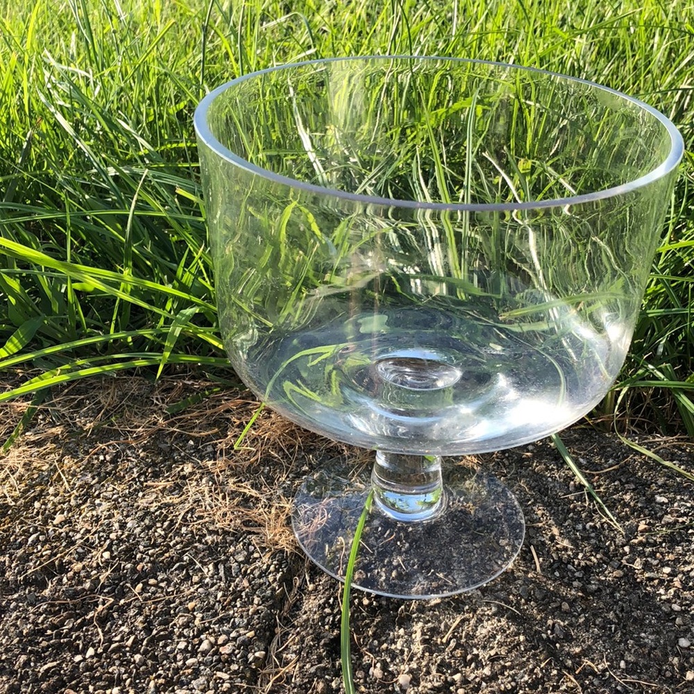 Trifle serving bowl or fruit bowl